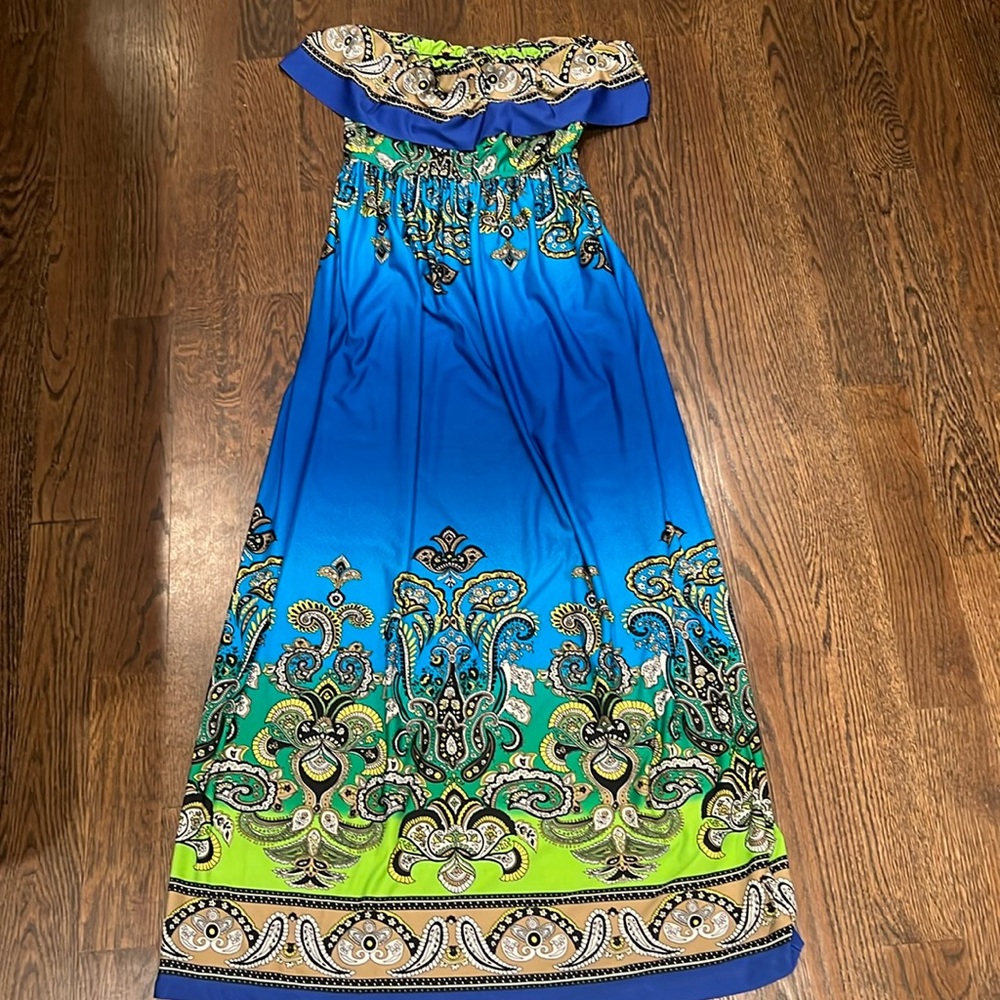 Off the shoulder strapless summer dress
